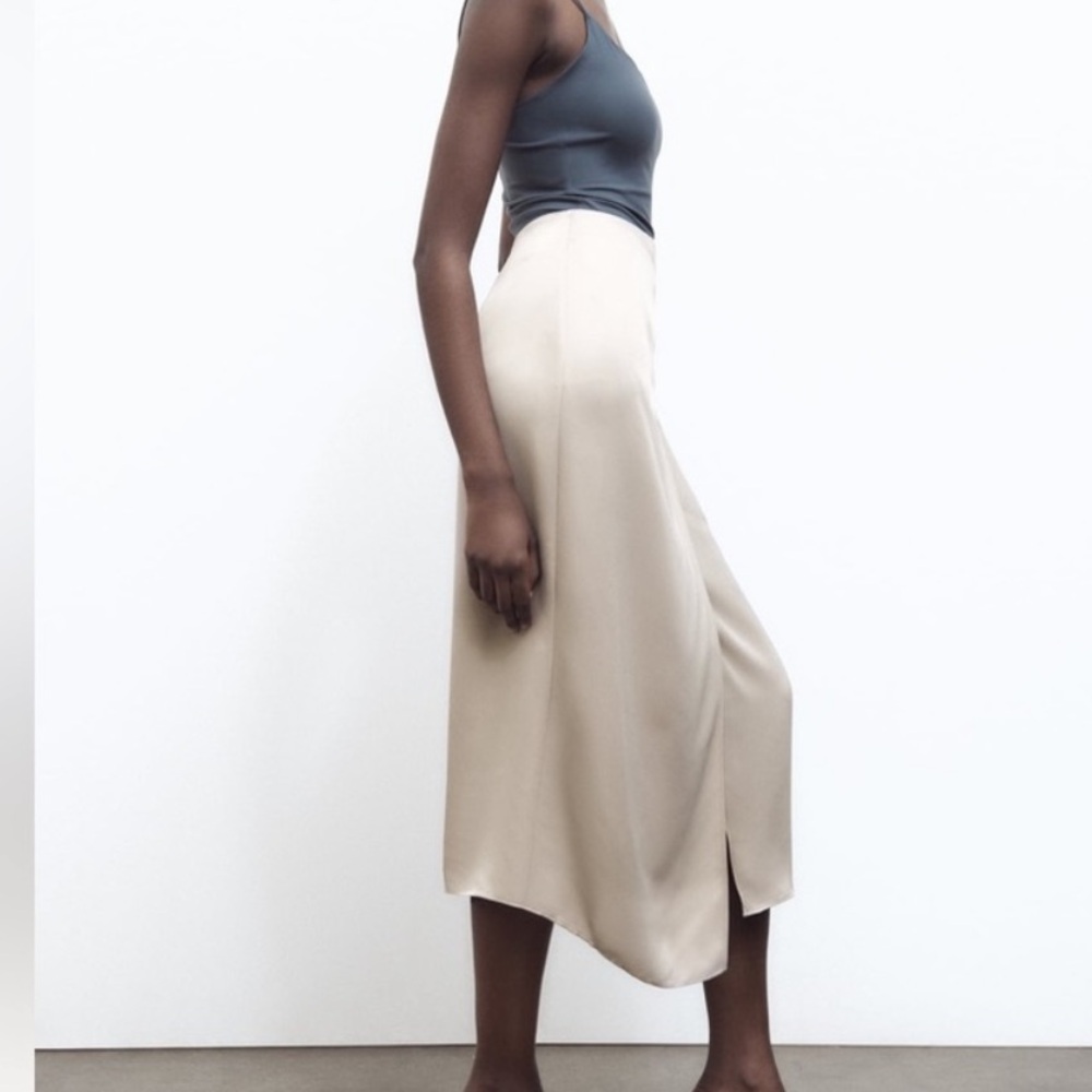ZARA satin effect ruched skirt Champagne (small) - Picture 5 of 8
